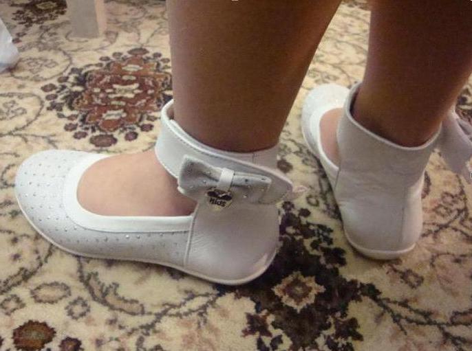 Os sapatos infantis Tiflani garantem a saúde do seu filho