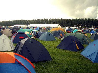 Escolha um feriado com uma barraca no Oka: camping ou solidão?