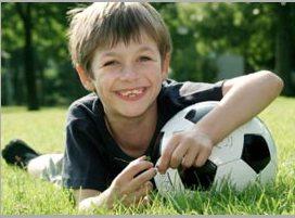 Jogos de bola na natureza - benefício para crianças e adultos