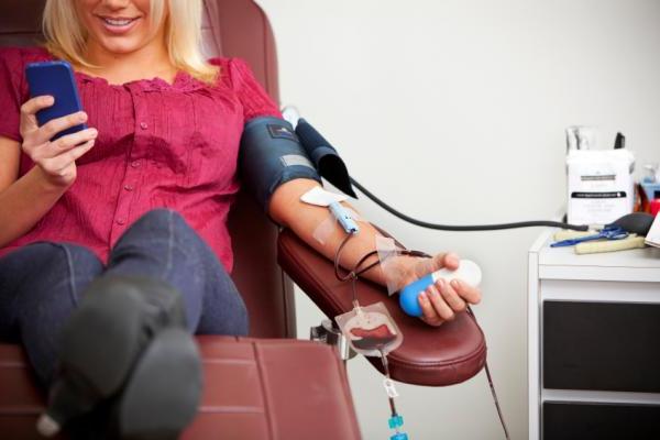 Nós aprendemos se é possível doar sangue durante a menstruação